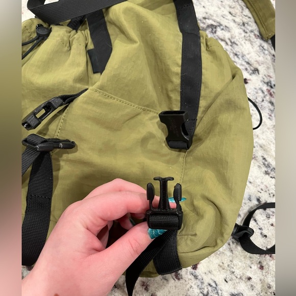 lululemon backpack with detachable belt bag - Picture 3 of 16